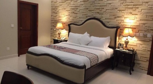 Orchards Cottage Hotel image 1
